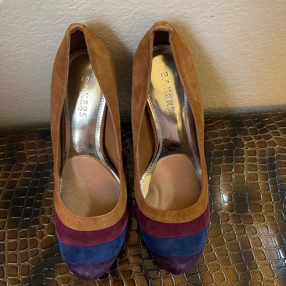 “BAKERS" Taupe SUEDE HEELS